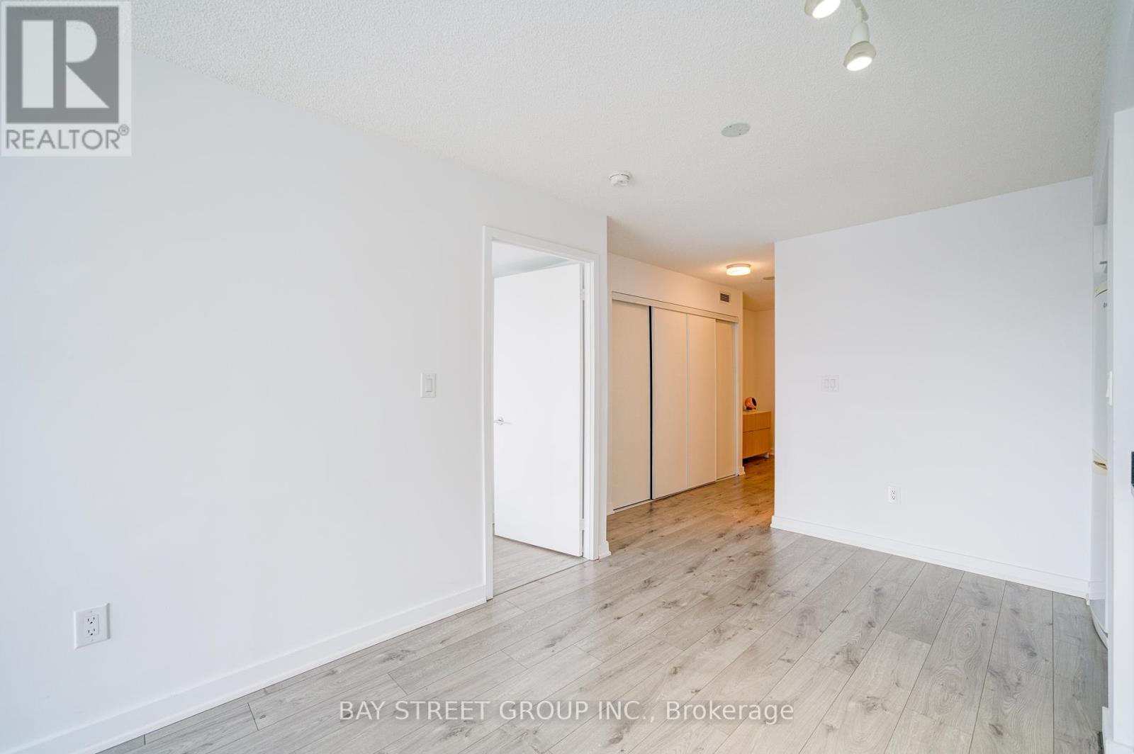 1201 - 21 Iceboat Terrace, Toronto, Ontario  M5V 4A9 - Photo 20 - C11948872