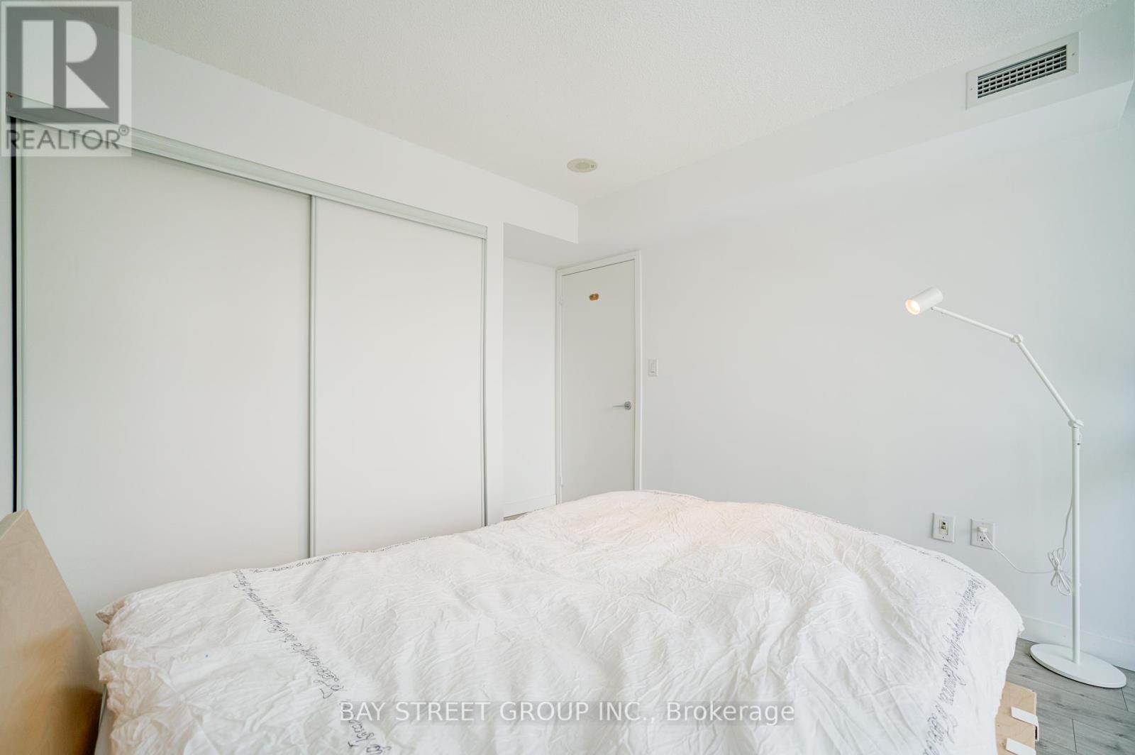 1201 - 21 Iceboat Terrace, Toronto, Ontario  M5V 4A9 - Photo 30 - C11948872