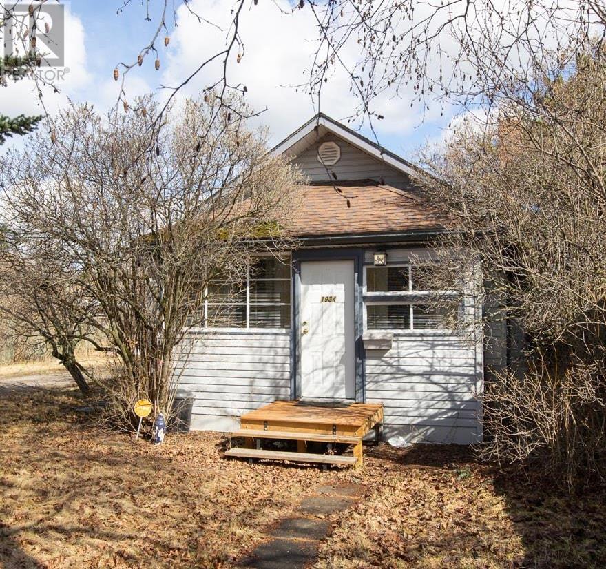 Property at 1934 ROSS CRESCENT image 1
