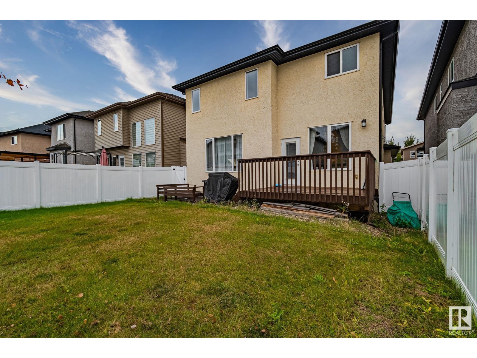 Property at 16727 61 St NW image 1