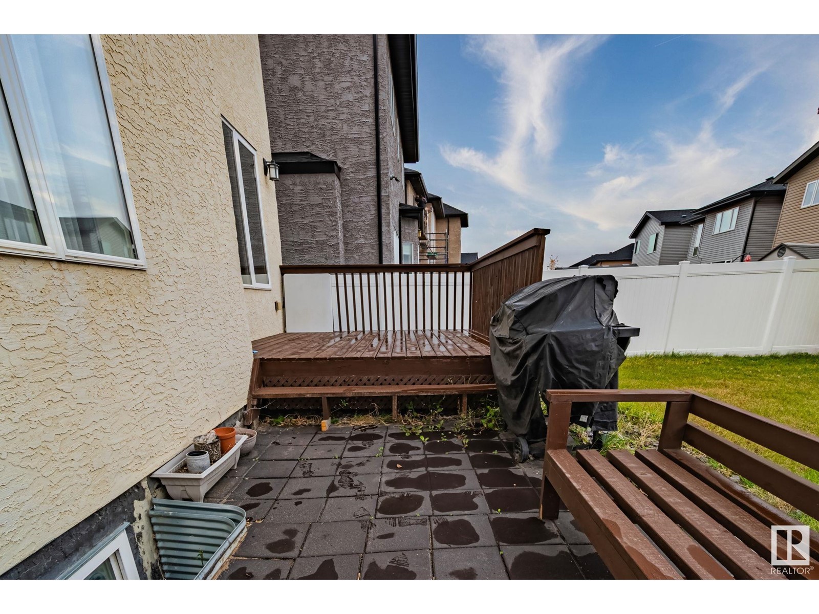 Property at 16727 61 St NW image 4