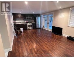 34 STANSBURY CRESCENT, Toronto, Ontario