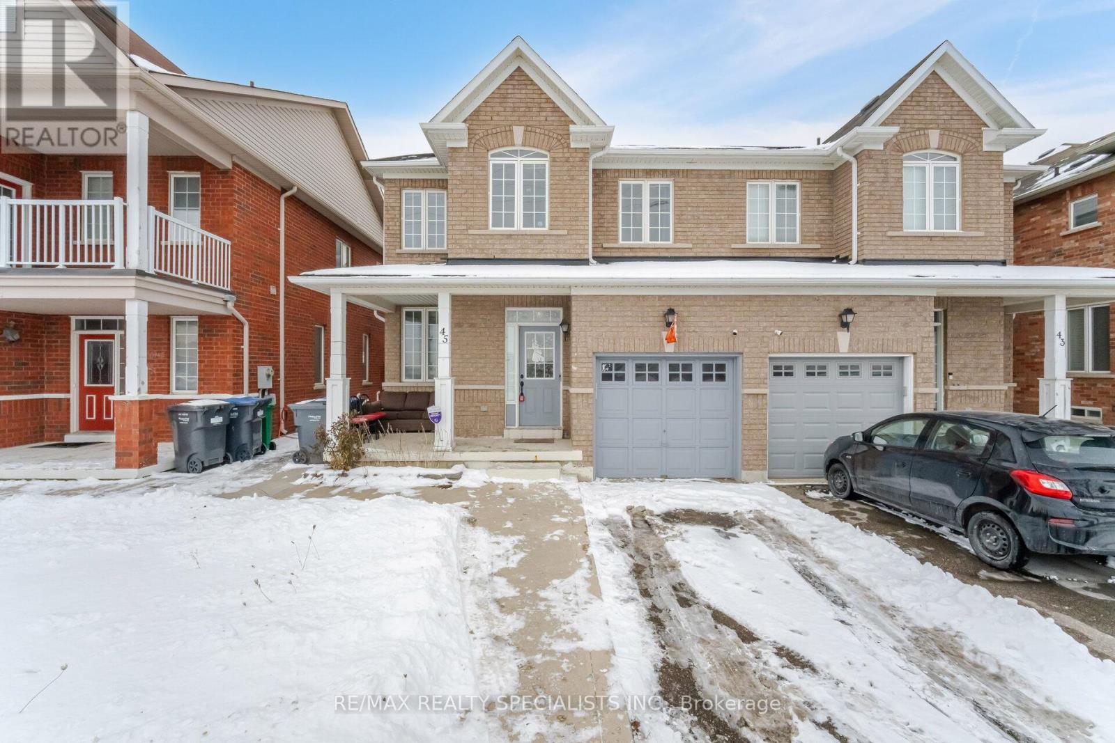 45 Connolly Crescent, Brampton, Ontario  L6R 0G9 - Photo 2 - W11948239