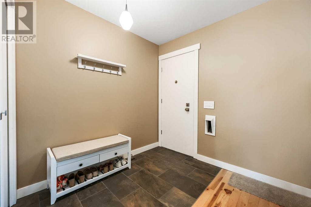 Property at 212 68 Avenue NE image 2