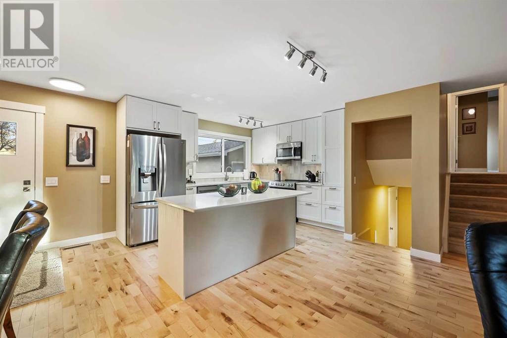 Property at 212 68 Avenue NE image 5