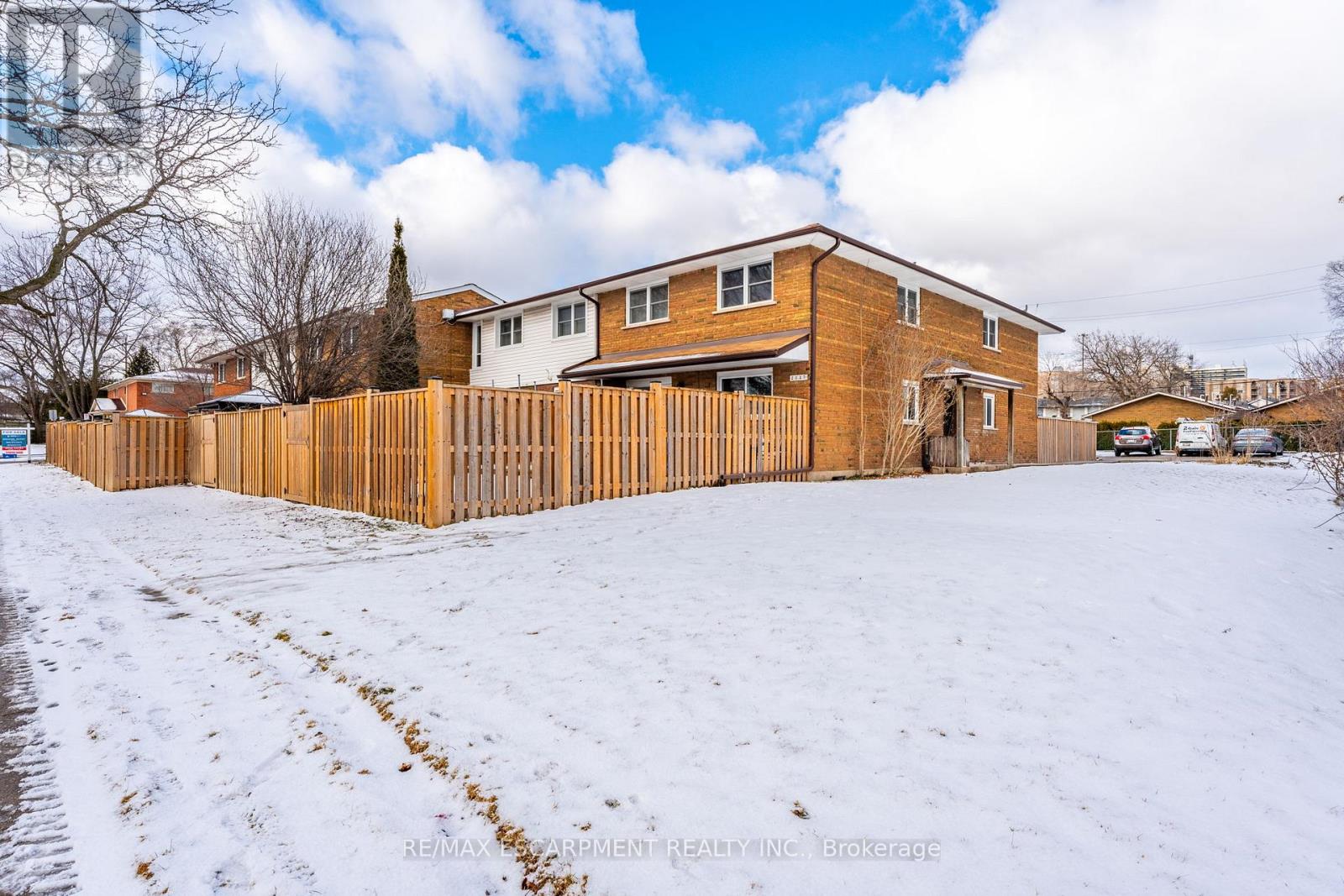 5 - 2027 Bluefields Drive, Burlington, Ontario  L7P 1J9 - Photo 4 - W11949156