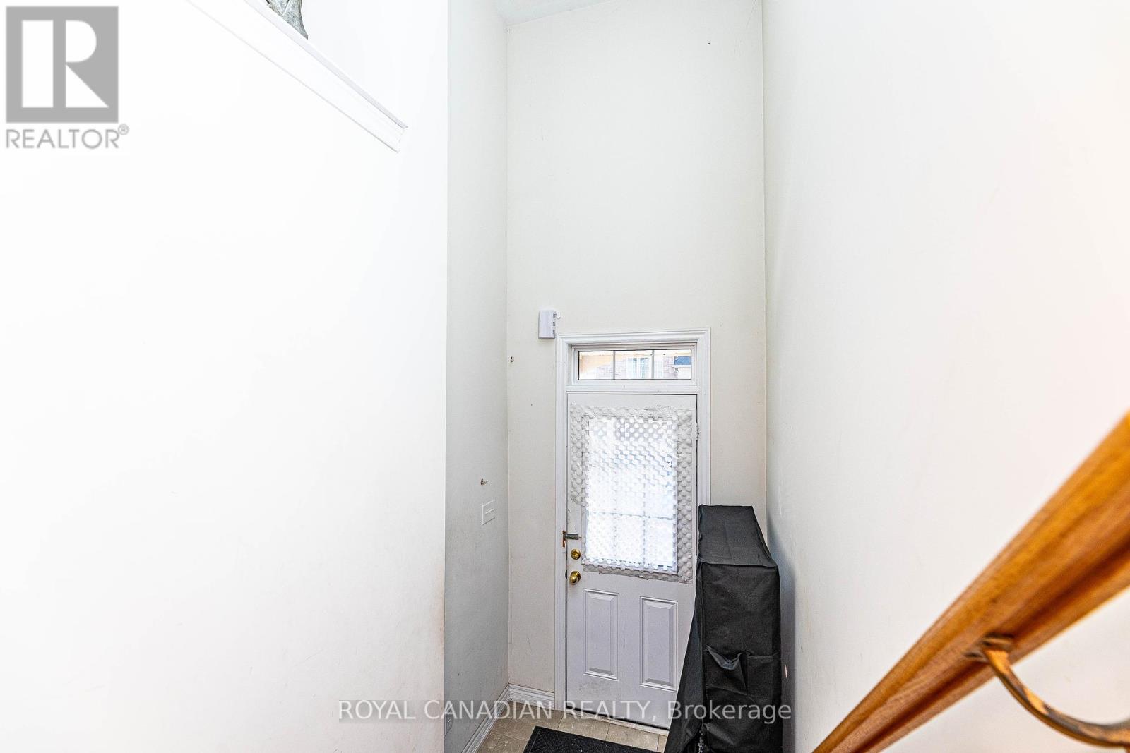 Property at 107 SEA DRIFTER CRESCENT image 5