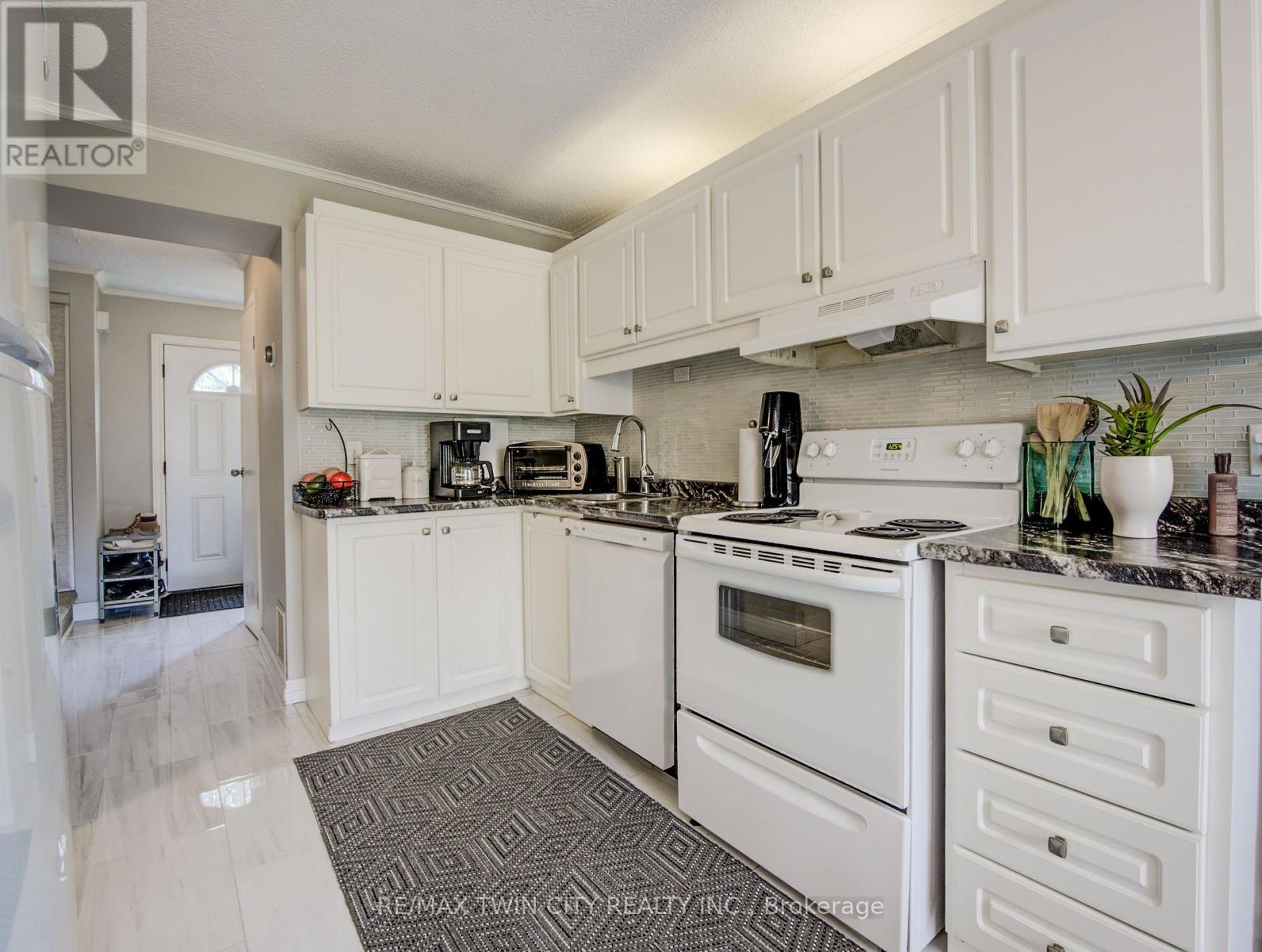 43 - 121 University Avenue E, Waterloo, Ontario  N2J 4J1 - Photo 11 - X11949276