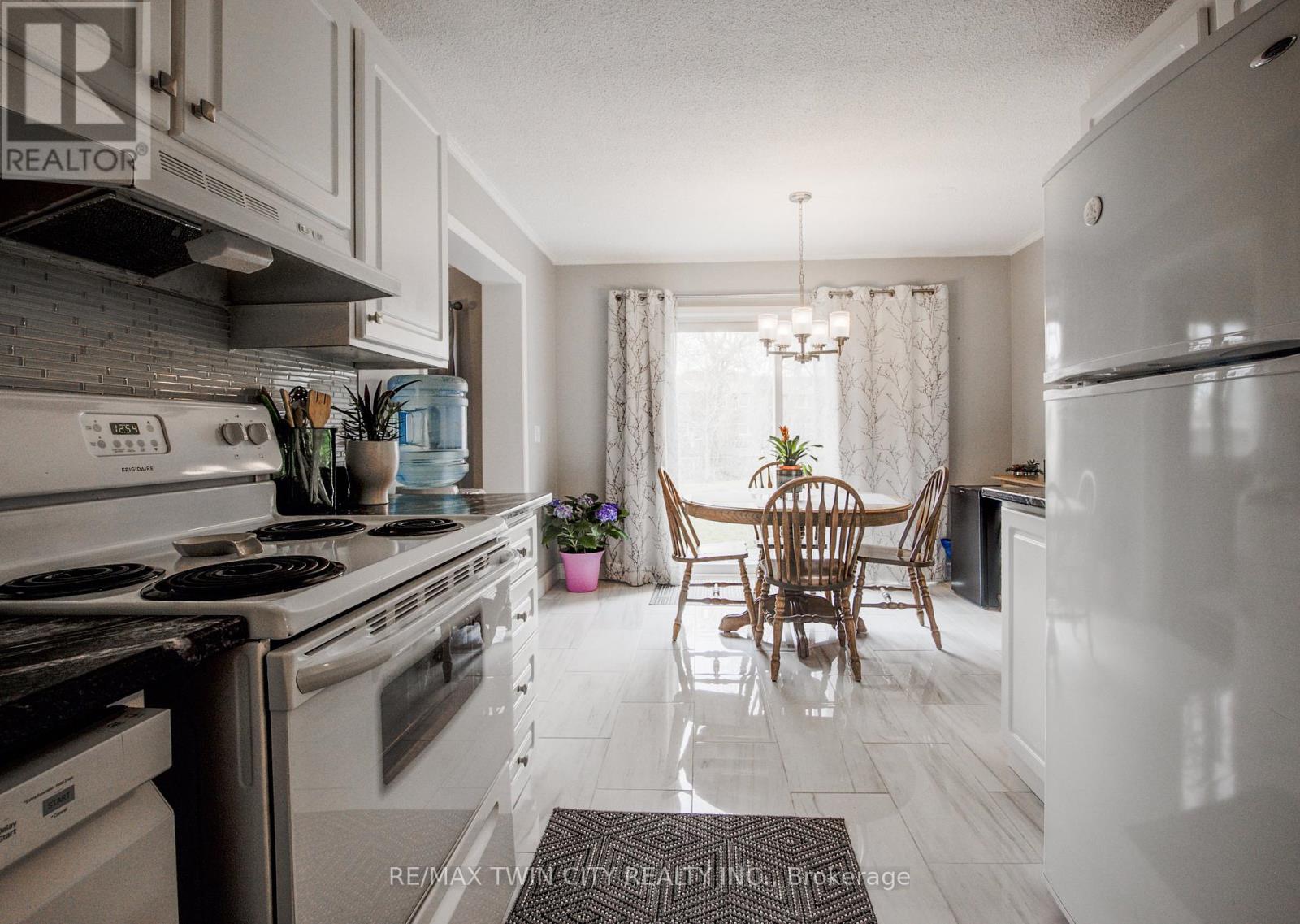 43 - 121 University Avenue E, Waterloo, Ontario  N2J 4J1 - Photo 14 - X11949276