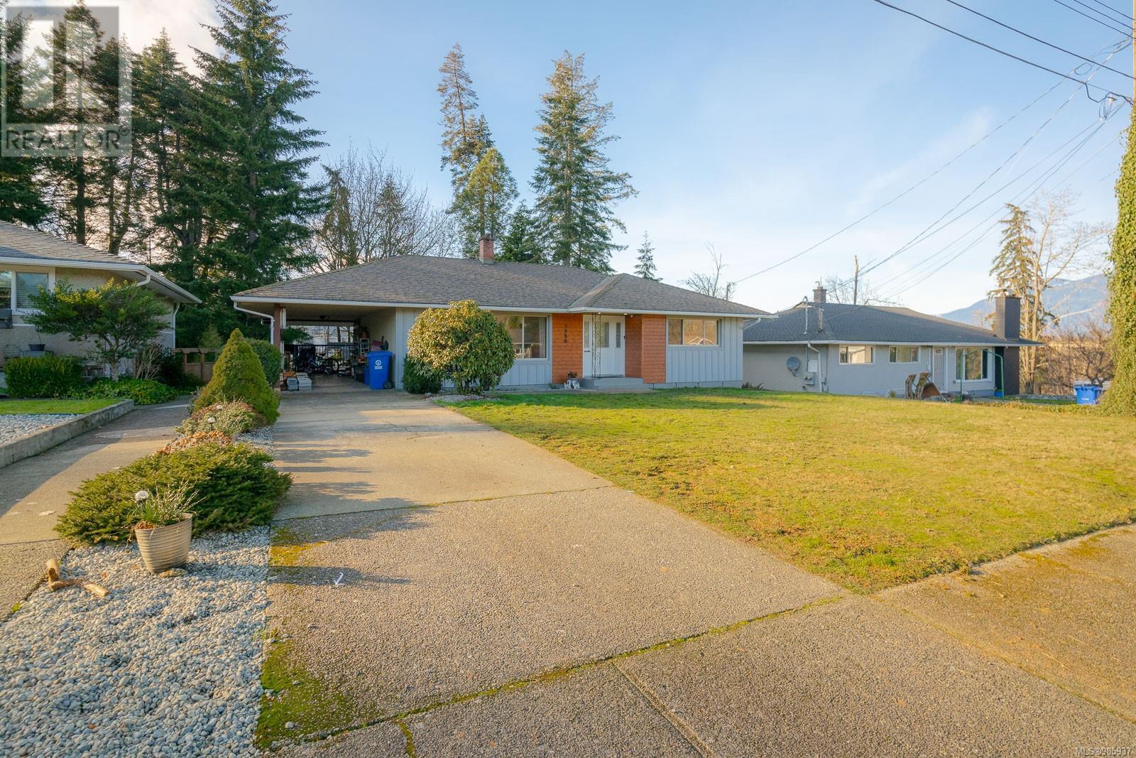 Property at 3988 3rd Ave image 1