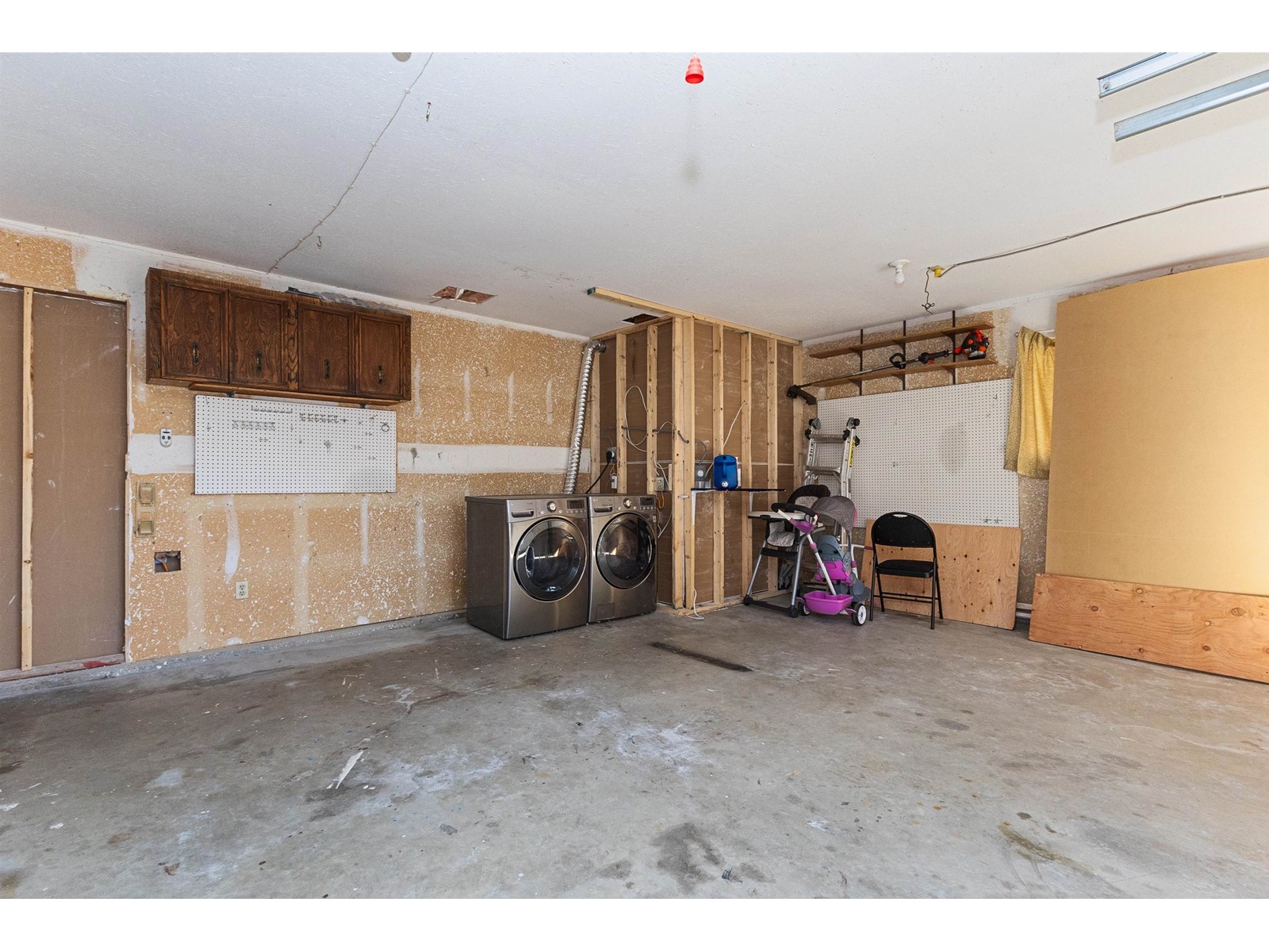 8221 Miller Crescent, Mission, British Columbia  V2V 6H7 - Photo 21 - R2960497