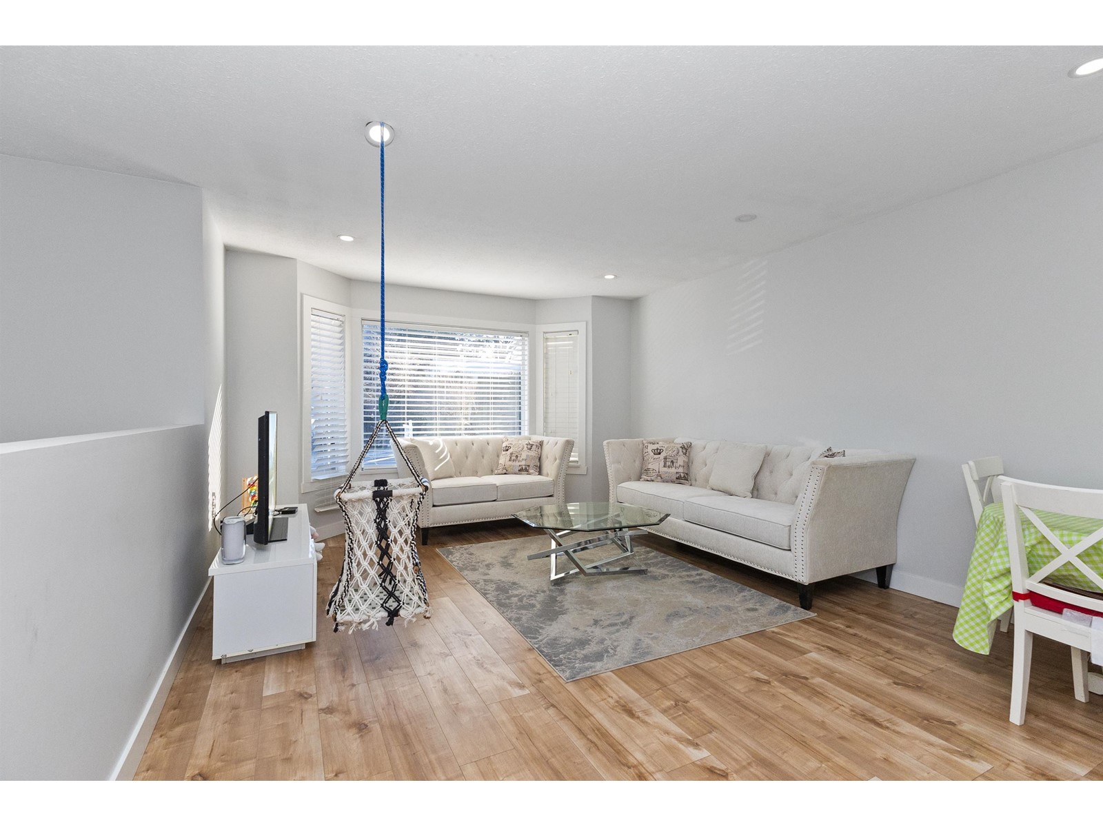 Property at 8221 MILLER CRESCENT image 4