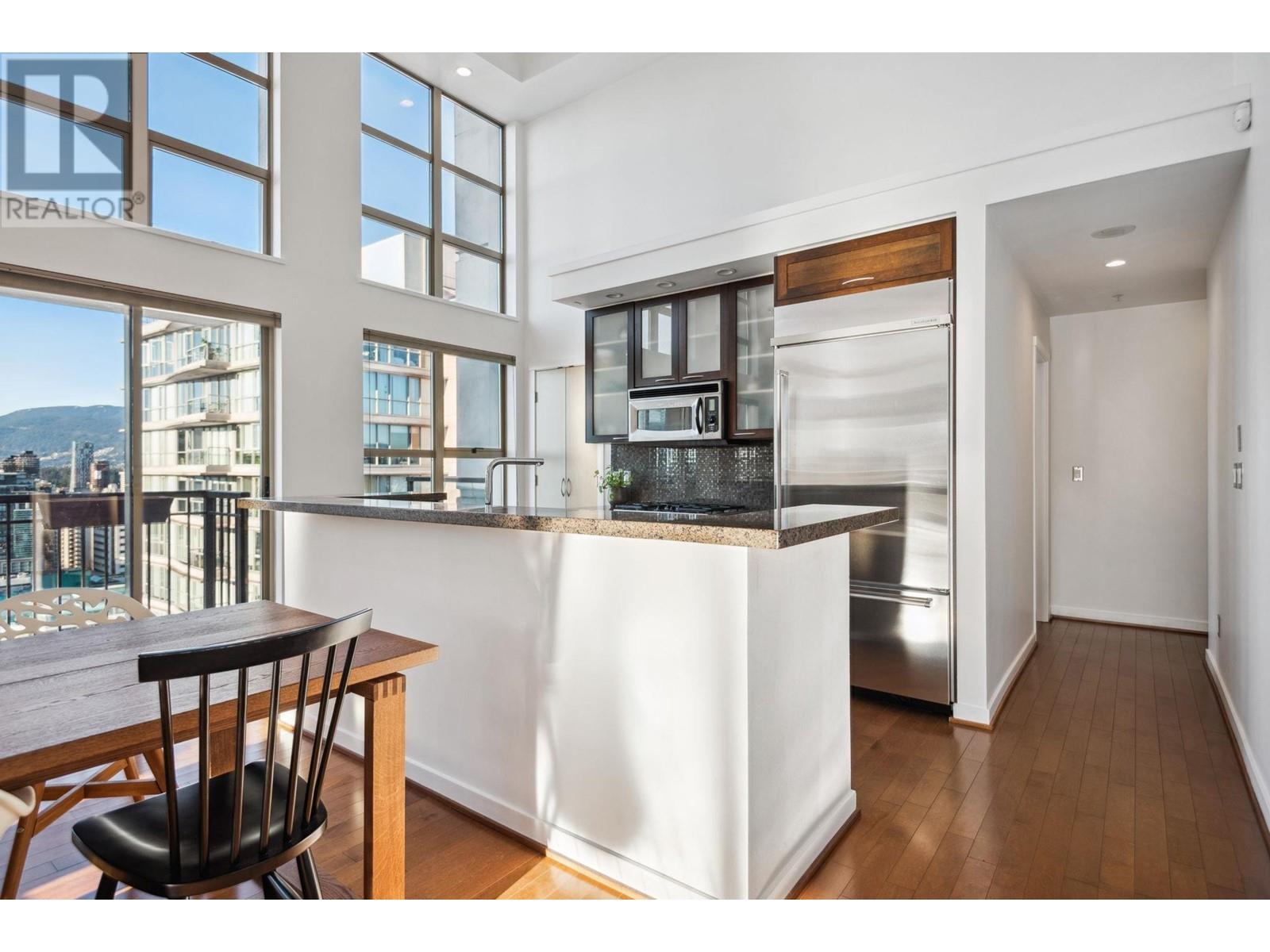 Listing Picture 4 of 40 : PH1 969 RICHARDS STREET, Vancouver / 溫哥華 - 魯藝地產 Yvonne Lu Group - MLS Medallion Club Member