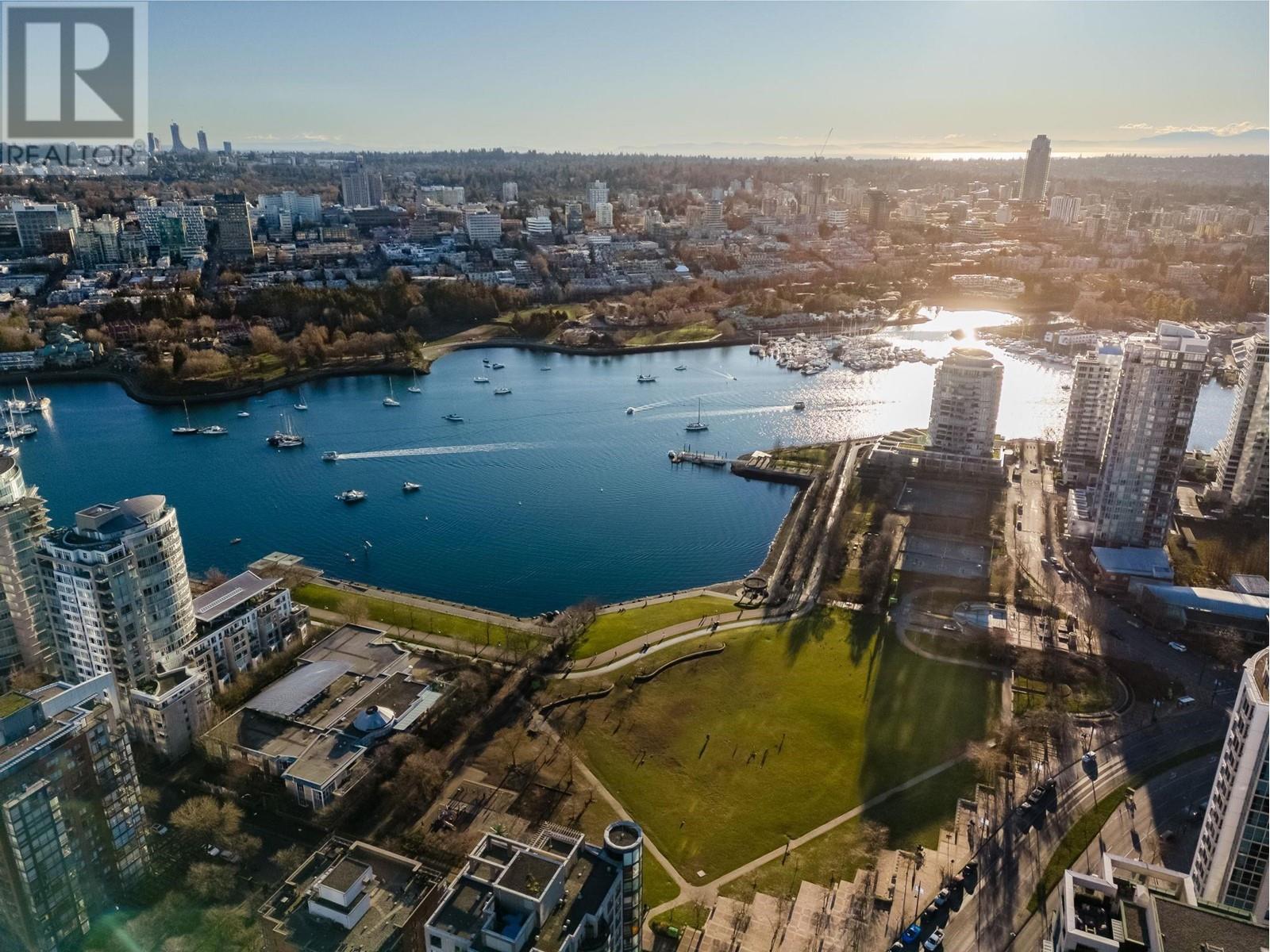 Listing Picture 34 of 40 : PH1 969 RICHARDS STREET, Vancouver / 溫哥華 - 魯藝地產 Yvonne Lu Group - MLS Medallion Club Member