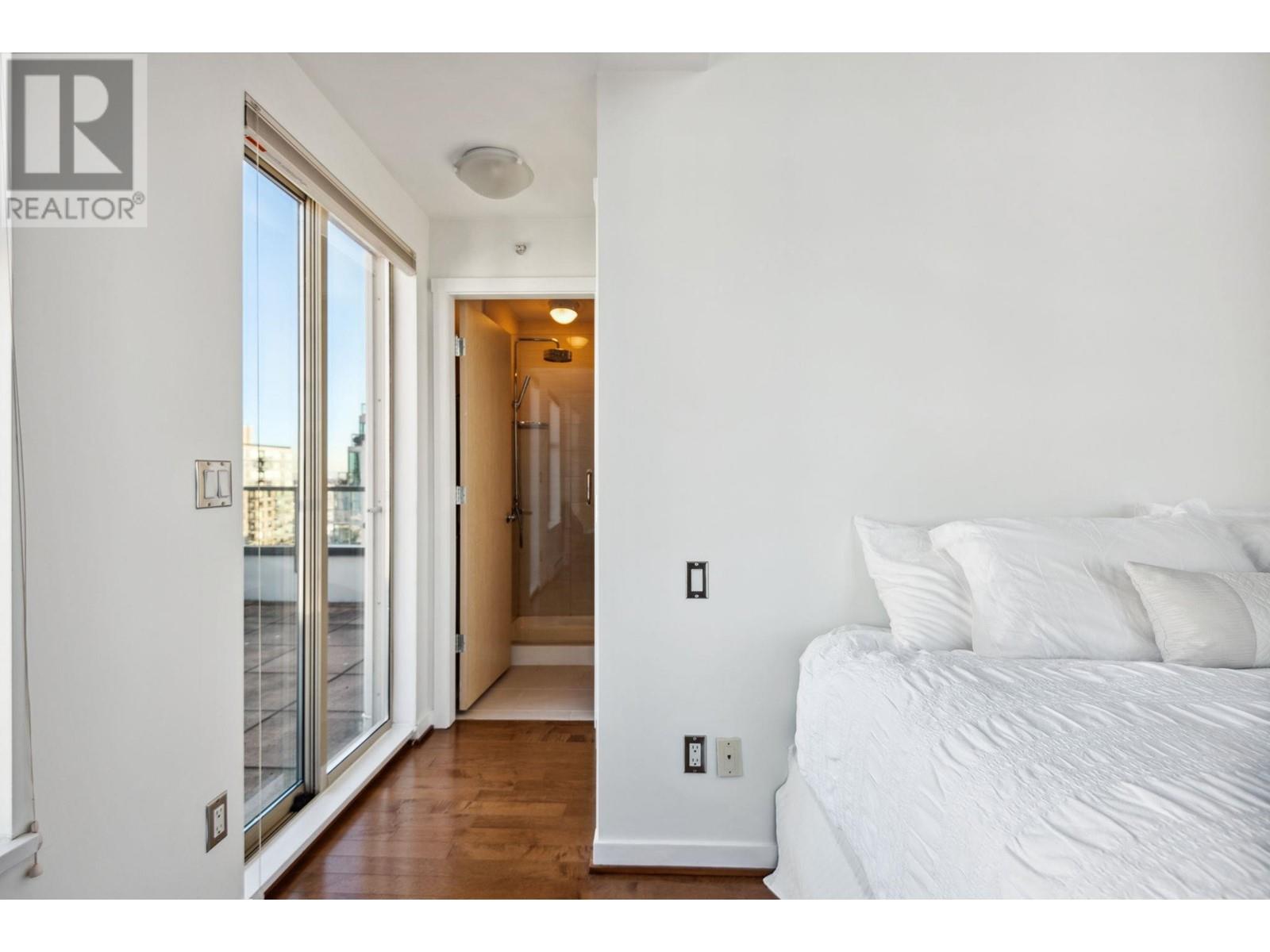 Listing Picture 14 of 40 : PH1 969 RICHARDS STREET, Vancouver / 溫哥華 - 魯藝地產 Yvonne Lu Group - MLS Medallion Club Member