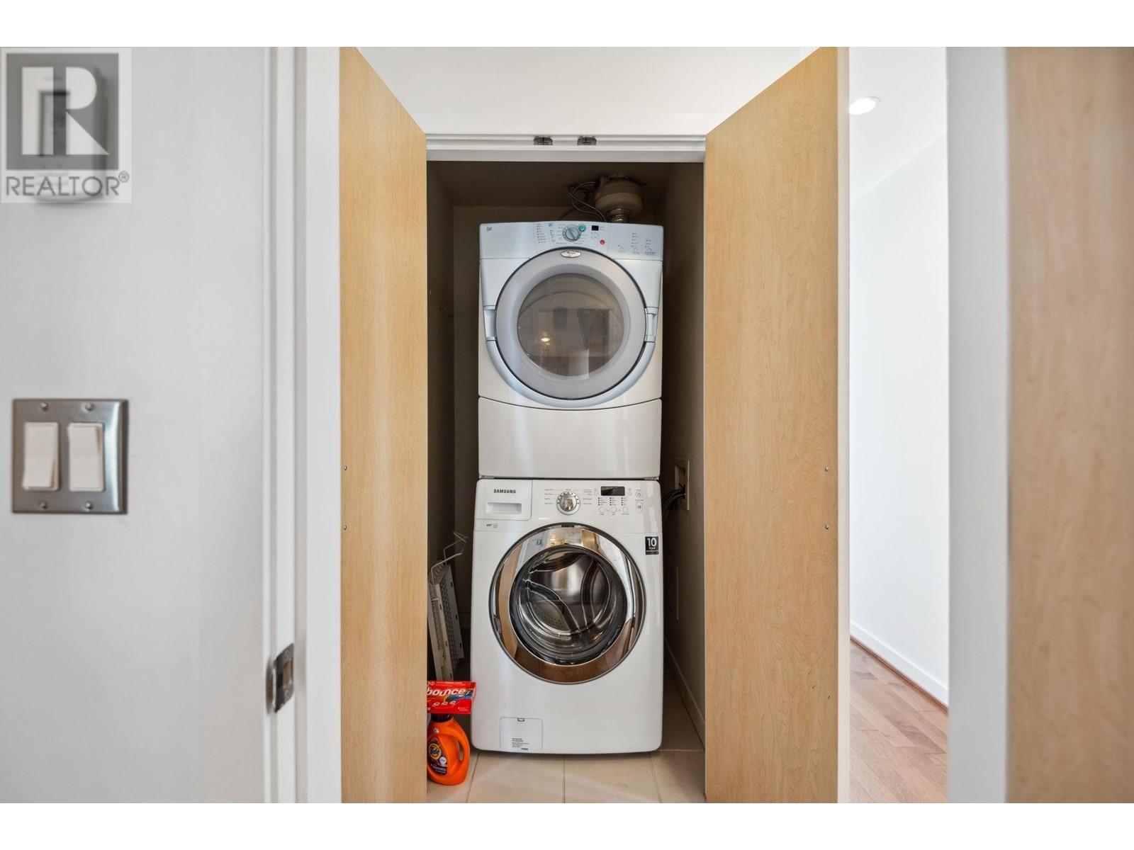 Listing Picture 20 of 40 : PH1 969 RICHARDS STREET, Vancouver / 溫哥華 - 魯藝地產 Yvonne Lu Group - MLS Medallion Club Member