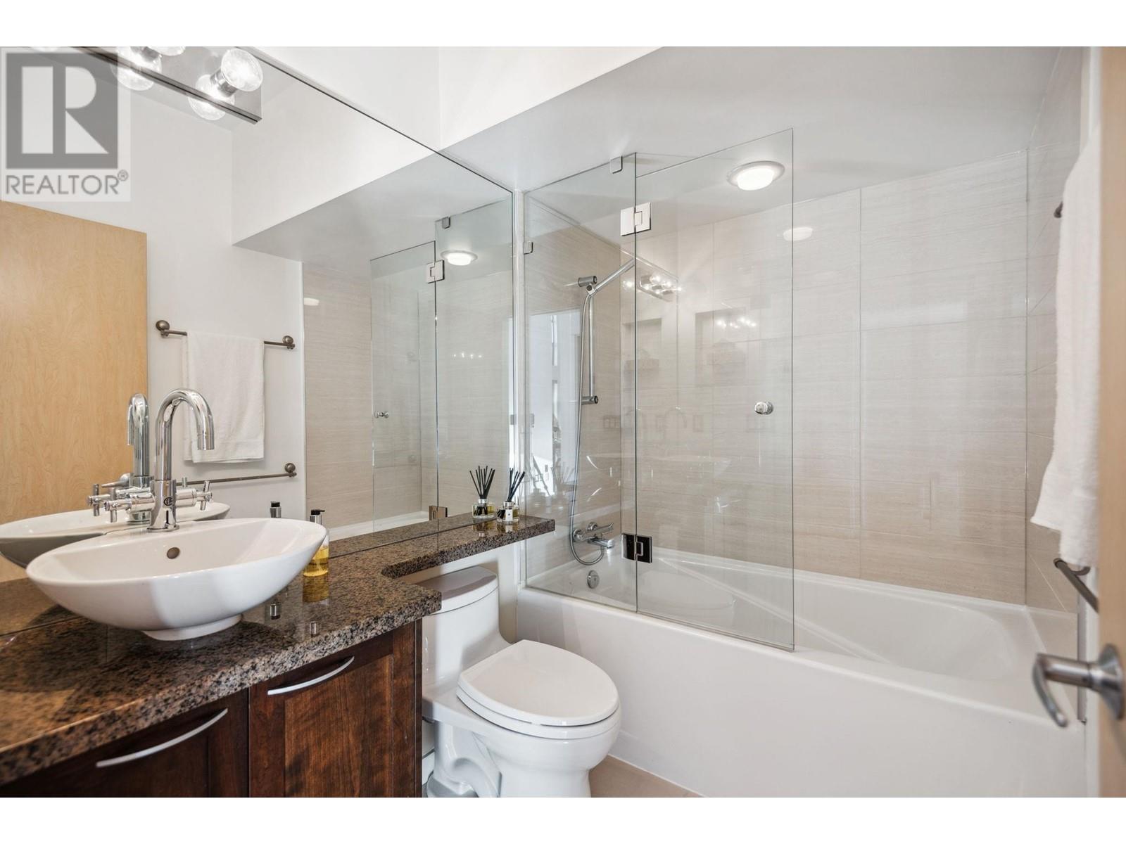 Listing Picture 18 of 40 : PH1 969 RICHARDS STREET, Vancouver / 溫哥華 - 魯藝地產 Yvonne Lu Group - MLS Medallion Club Member