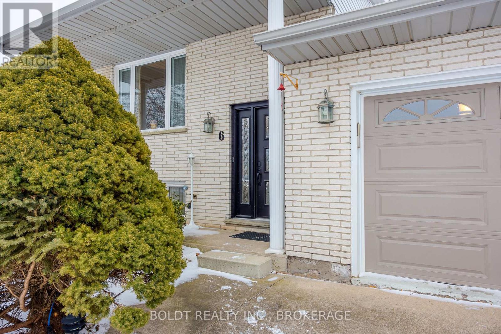 6 Stephenson Court, Thorold, Ontario  L2V 4Y8 - Photo 2 - X11949286