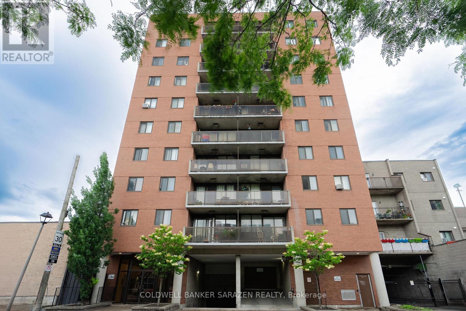 Property at 404 - 154 NELSON STREET image 2