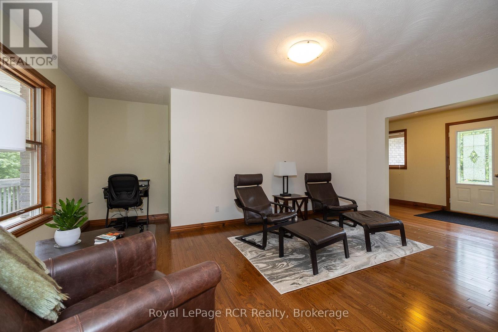 78 Lake Street, Georgian Bluffs, Ontario  N0H 2K0 - Photo 10 - X11949421