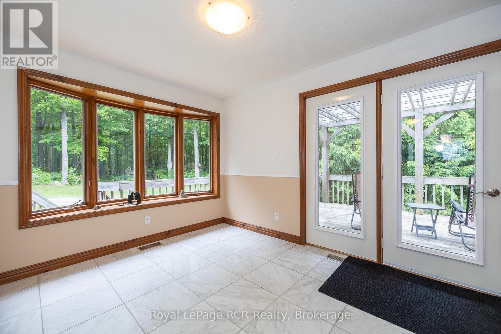 78 Lake Street, Georgian Bluffs, Ontario  N0H 2K0 - Photo 17 - X11949421