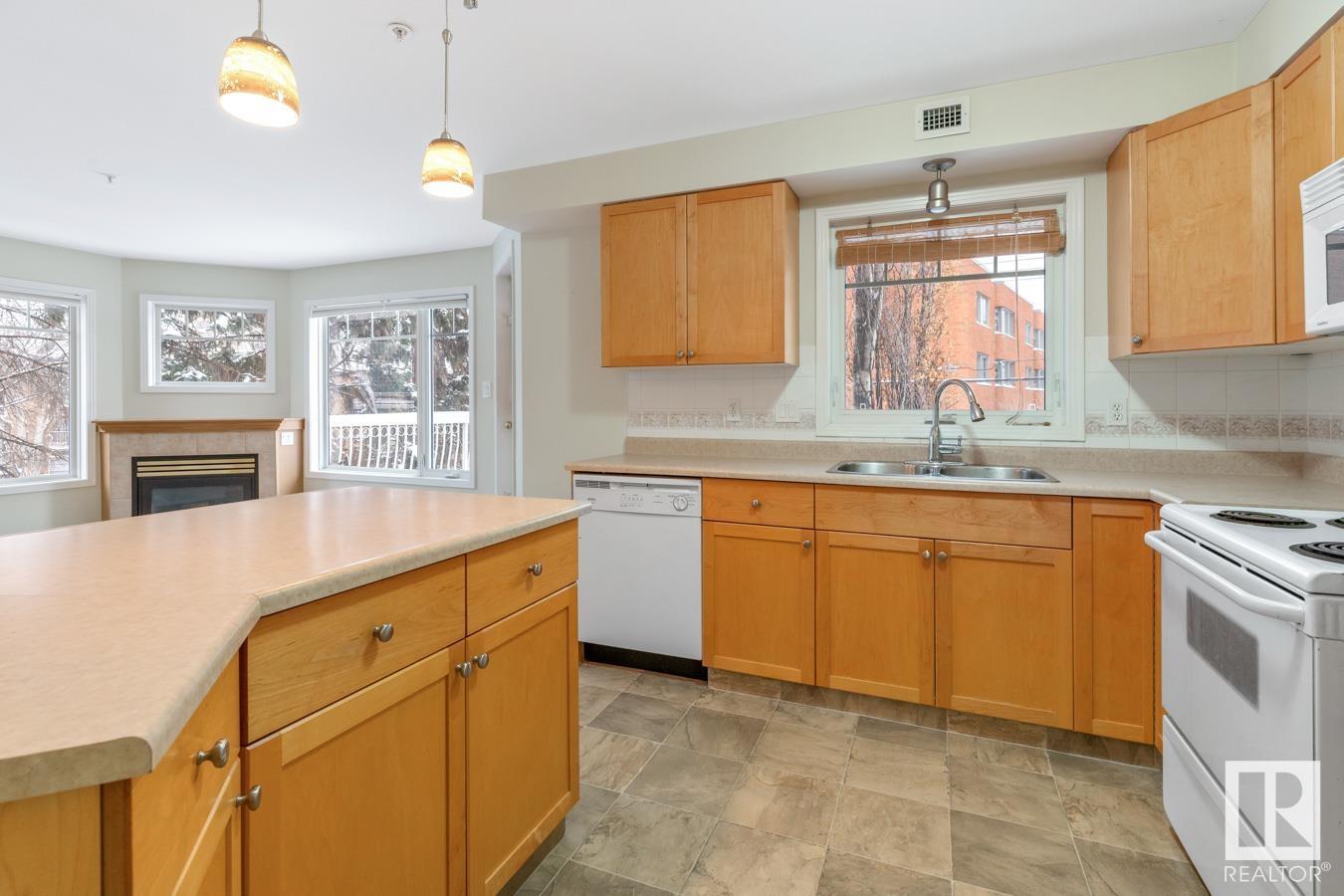 #210 8909 100 St Nw, Edmonton, Alberta  T6E 6T4 - Photo 17 - E4415911