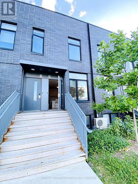 Property at 5 - 1720 SIMCOE STREET N image 3