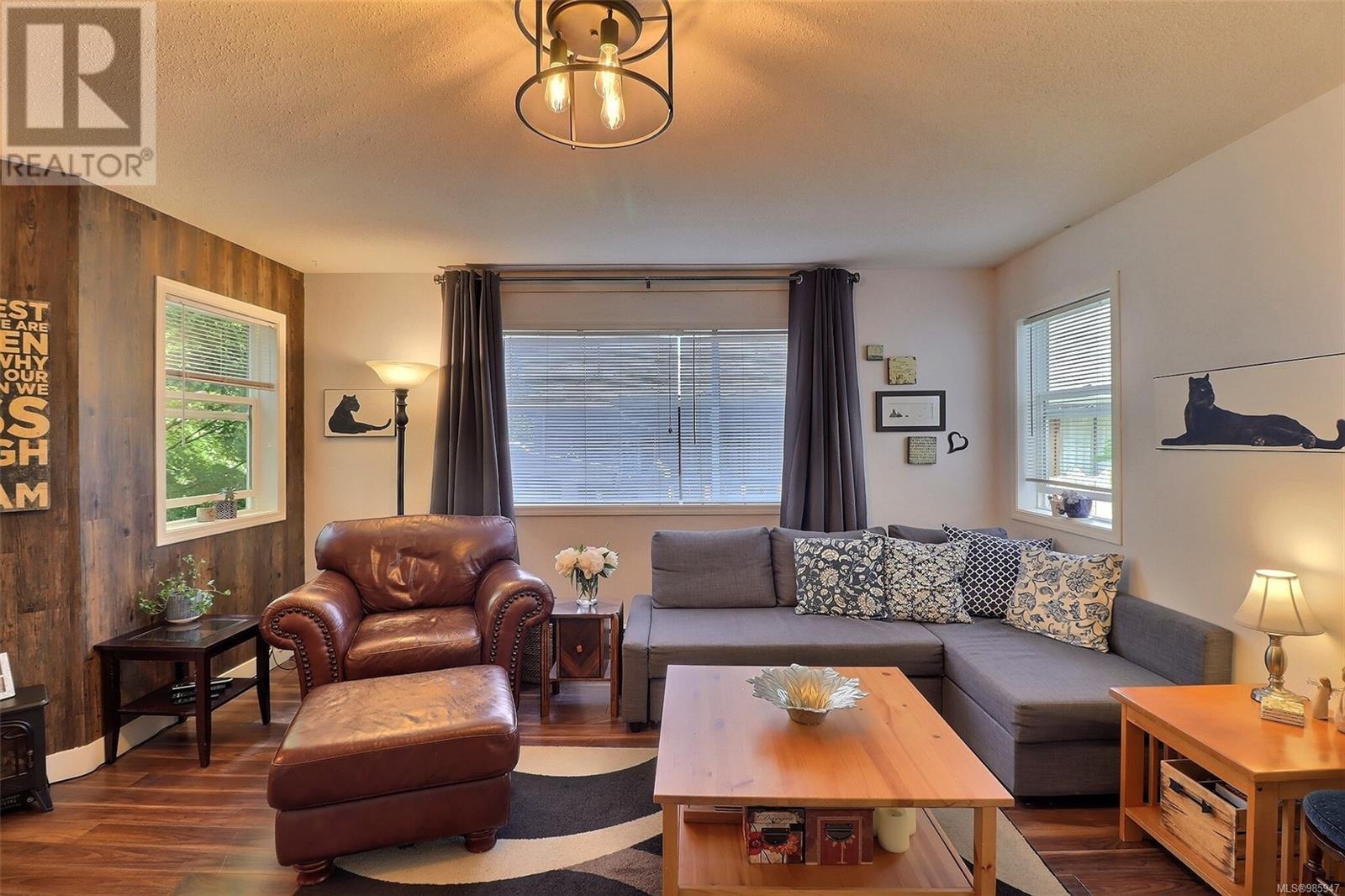 Property at 223 Larwood Rd image 4
