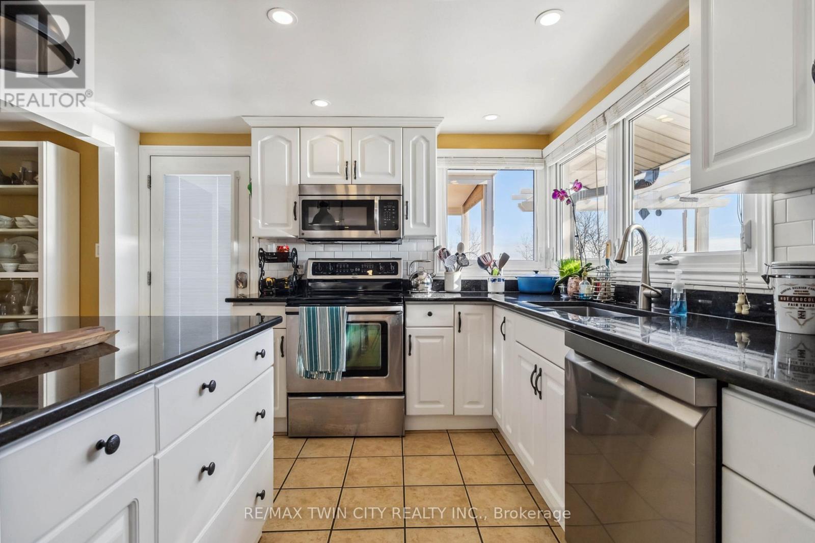 1238 Lakeshore Road N, Haldimand, Ontario  N0A 1P0 - Photo 19 - X11949373