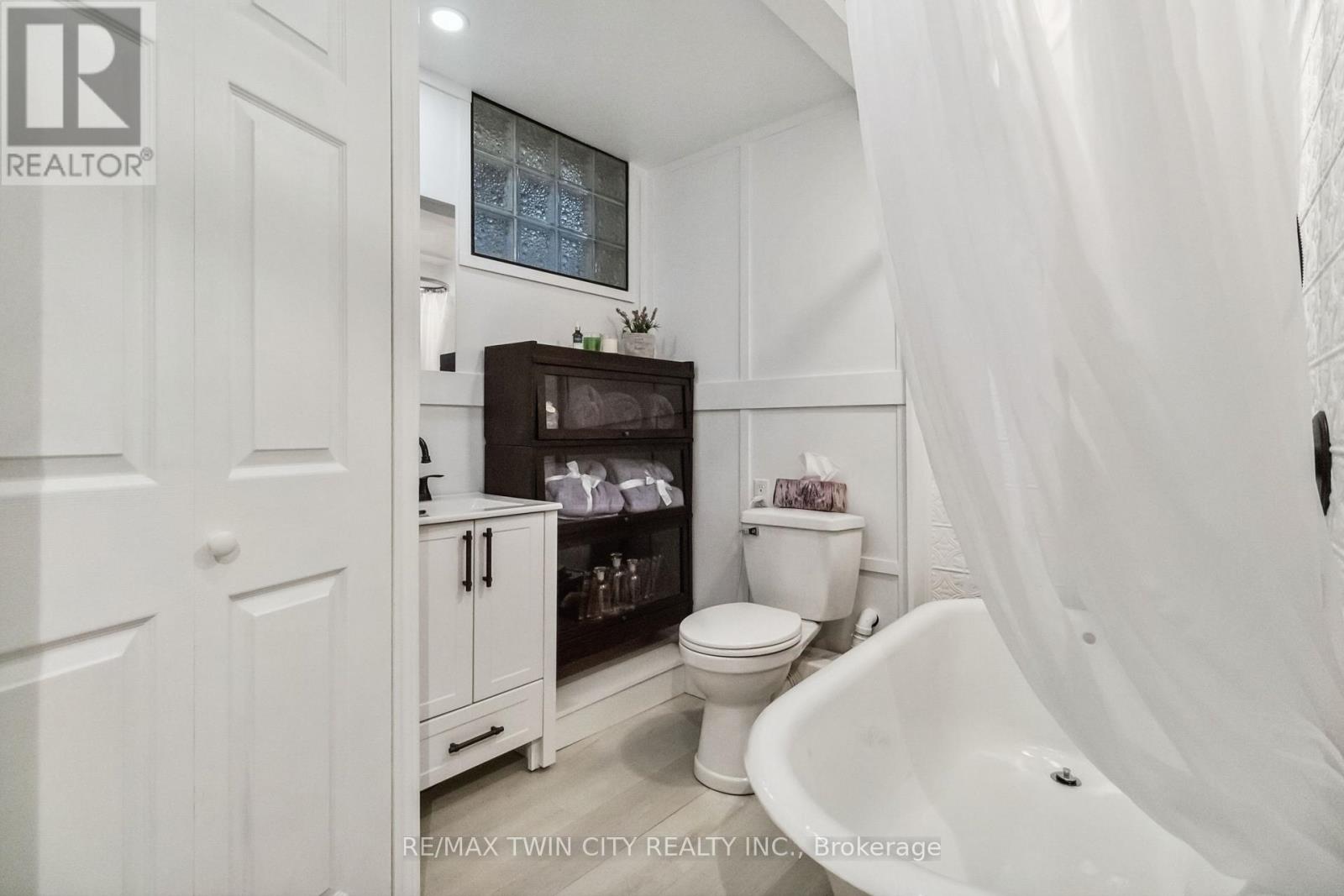 Property at 1238 LAKESHORE ROAD N image 4