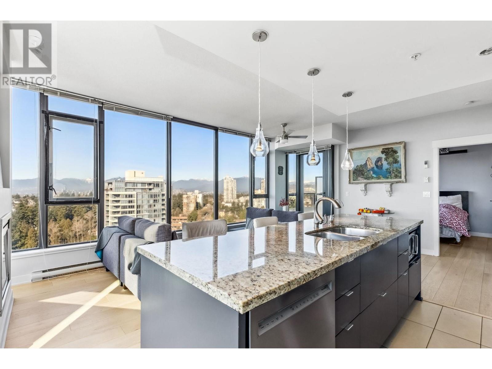 Listing Picture 4 of 39 : 3002 7088 18TH AVENUE, Burnaby / 本拿比 - 魯藝地產 Yvonne Lu Group - MLS Medallion Club Member