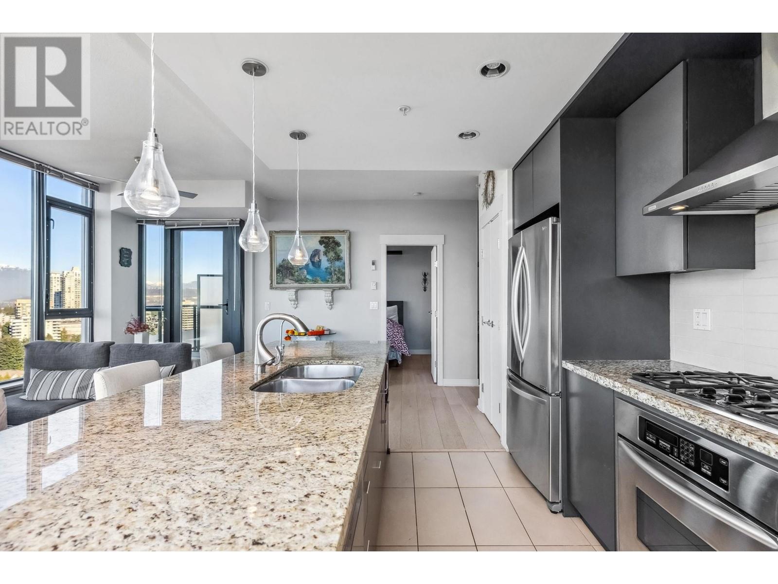 Listing Picture 6 of 39 : 3002 7088 18TH AVENUE, Burnaby / 本拿比 - 魯藝地產 Yvonne Lu Group - MLS Medallion Club Member