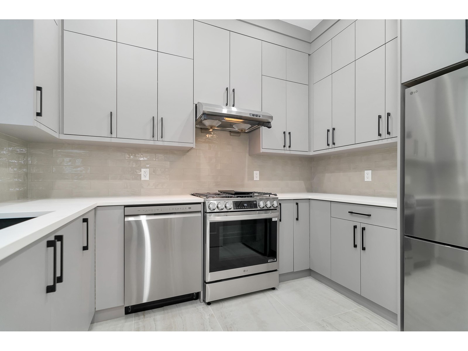 Property at 17226 59 AVENUE image 5