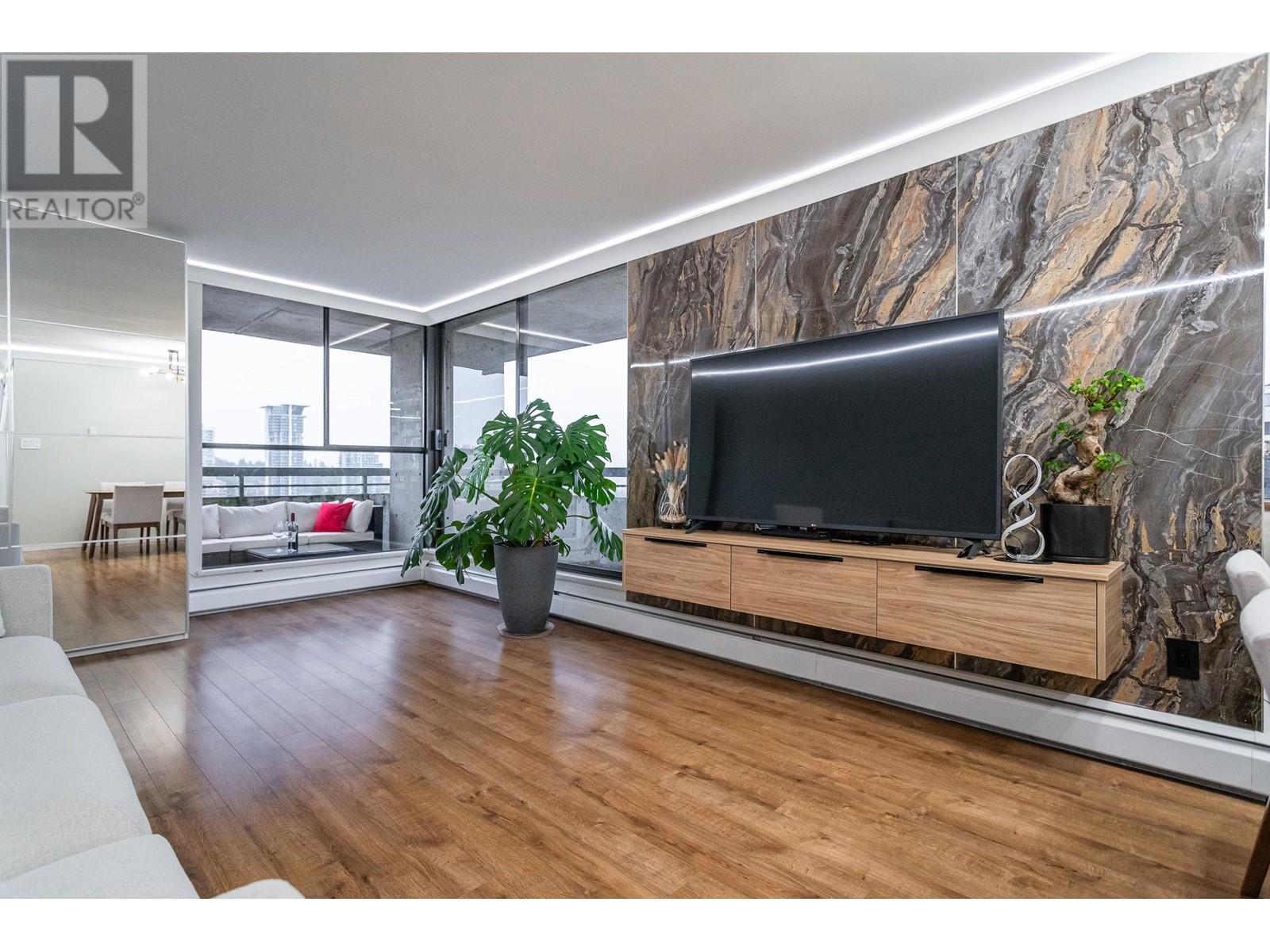 2205 3771 Bartlett Court, Burnaby, British Columbia  V3J 7G8 - Photo 11 - R2962173