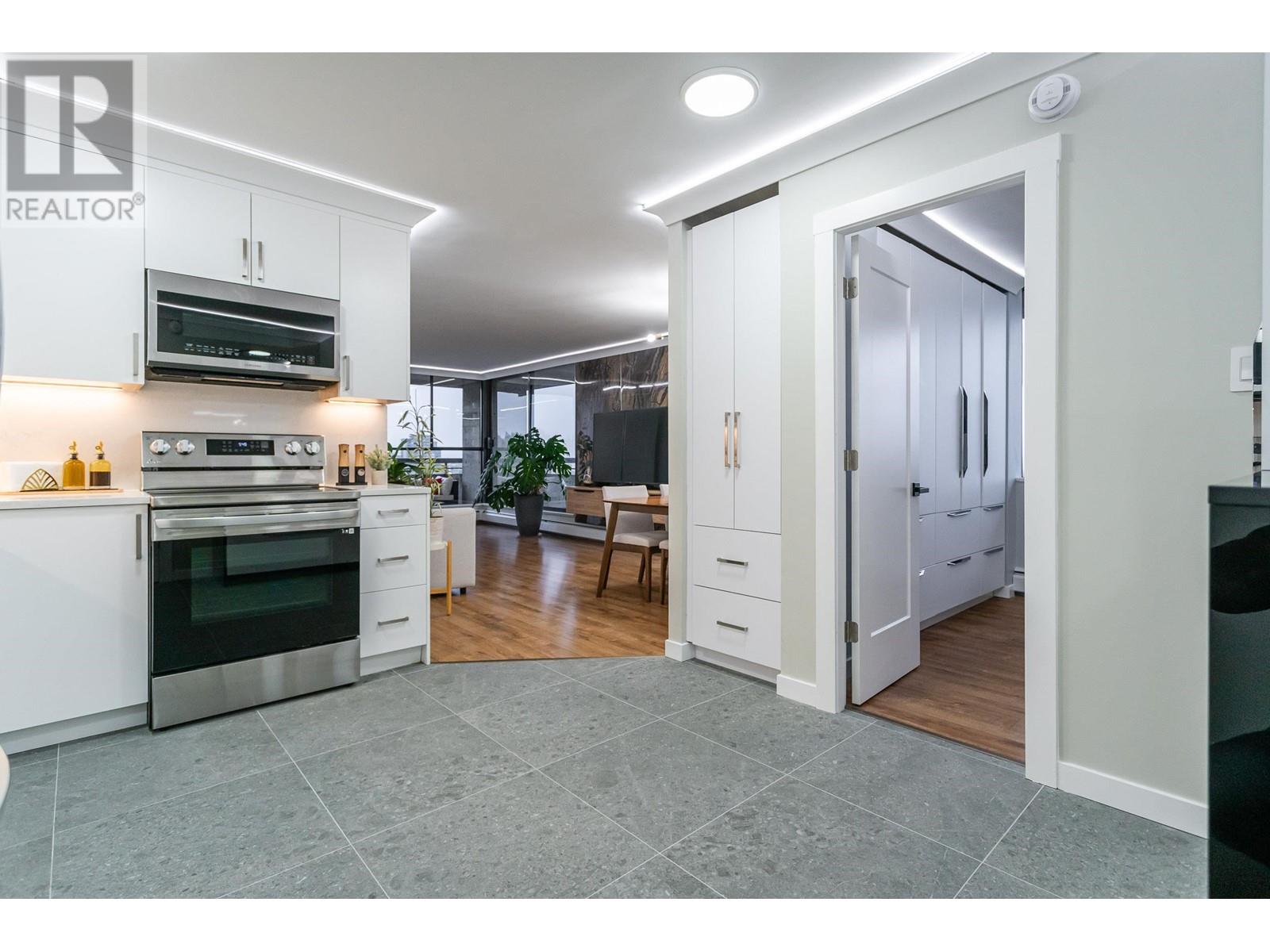 2205 3771 Bartlett Court, Burnaby, British Columbia  V3J 7G8 - Photo 7 - R2962173