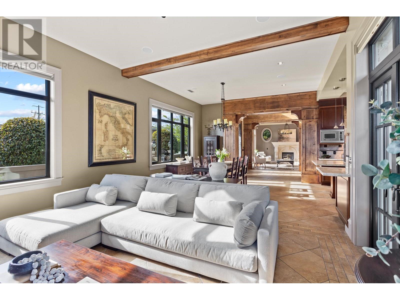Listing Picture 10 of 30 : 1050 CLIFF AVENUE, Burnaby / 本拿比 - 魯藝地產 Yvonne Lu Group - MLS Medallion Club Member