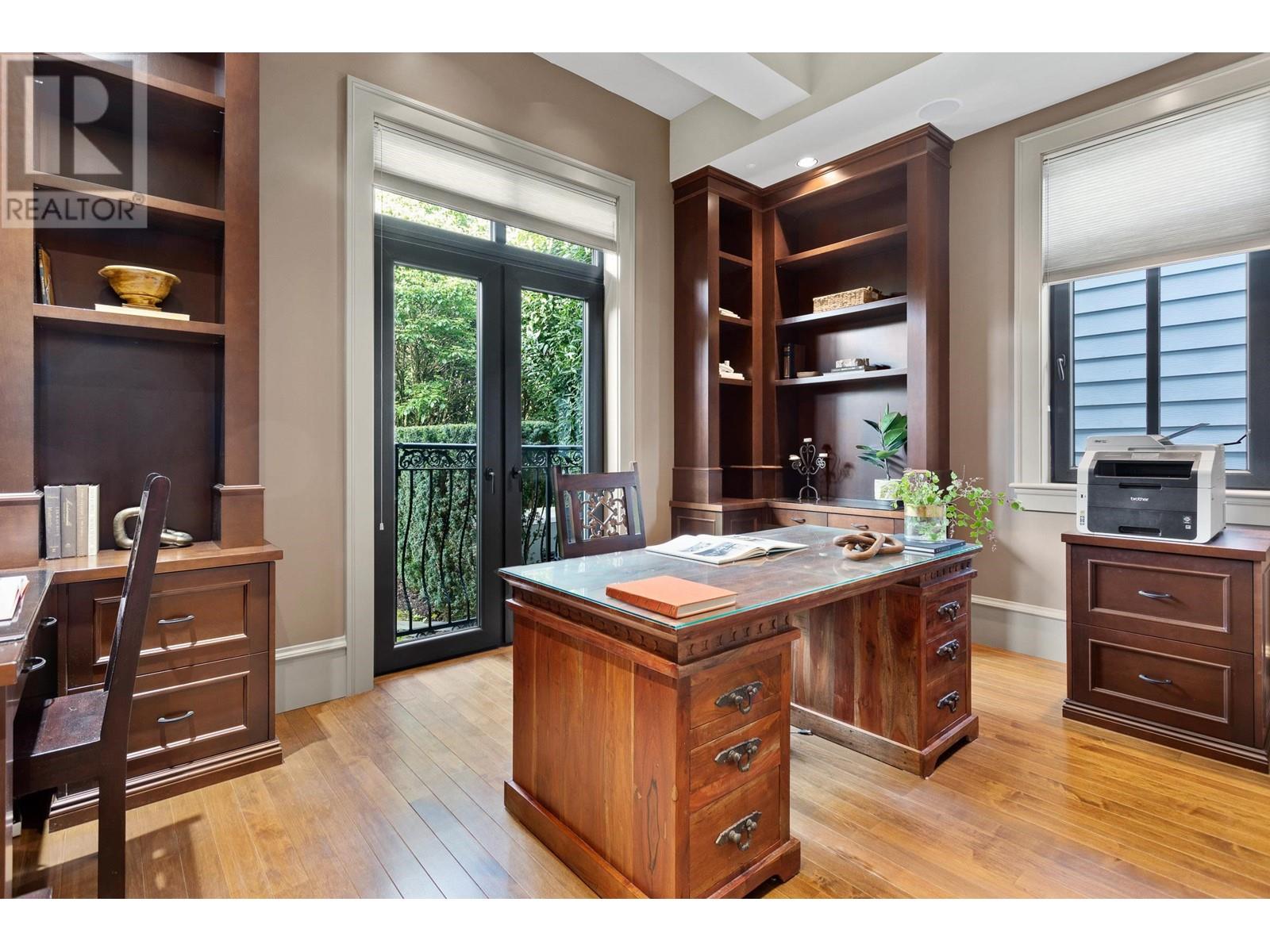 Listing Picture 12 of 30 : 1050 CLIFF AVENUE, Burnaby / 本拿比 - 魯藝地產 Yvonne Lu Group - MLS Medallion Club Member