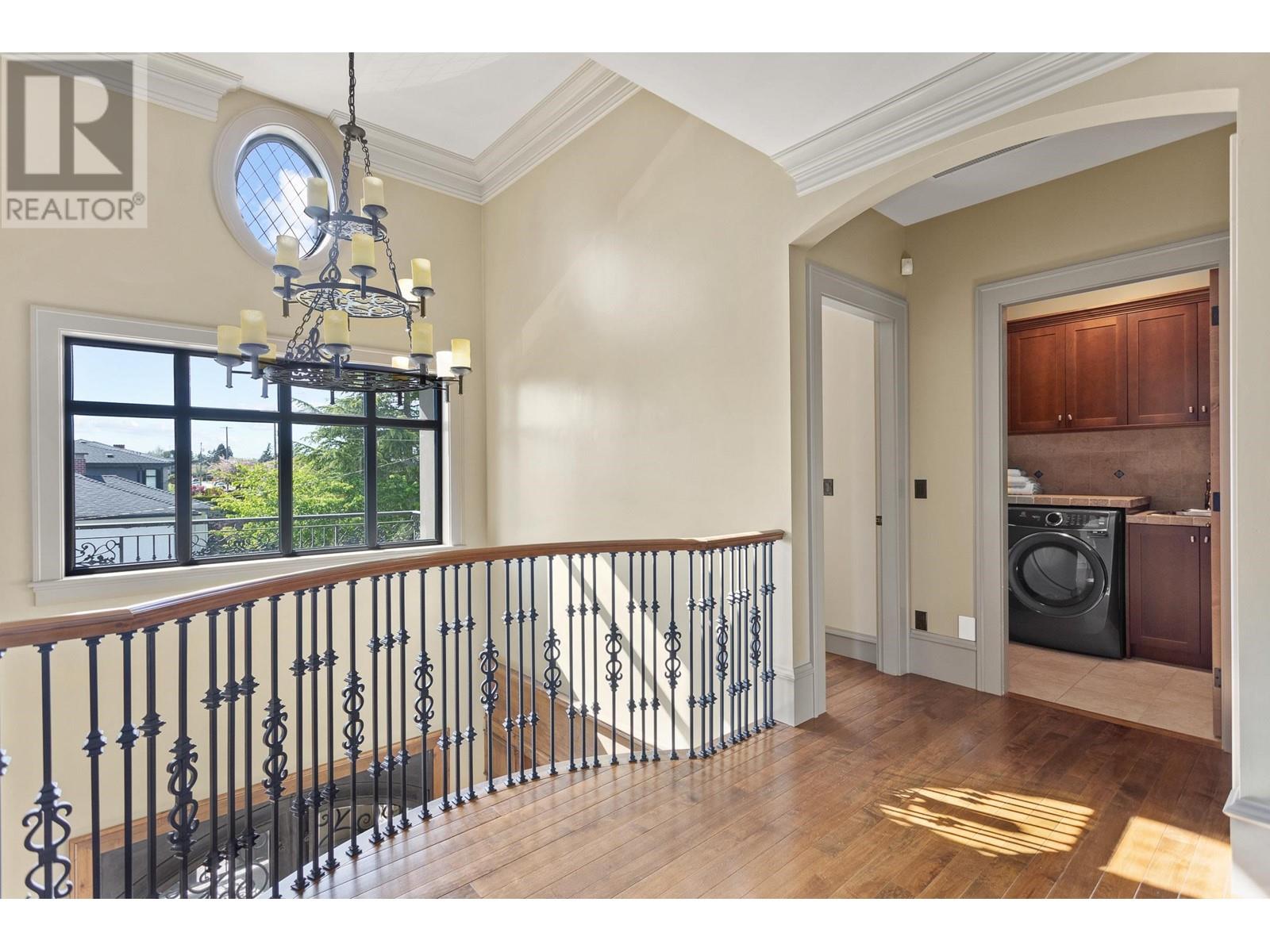 Listing Picture 16 of 30 : 1050 CLIFF AVENUE, Burnaby / 本拿比 - 魯藝地產 Yvonne Lu Group - MLS Medallion Club Member