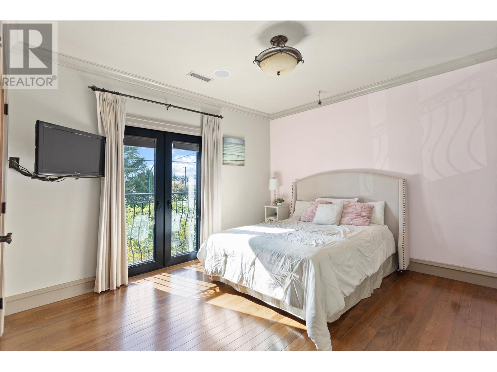 Listing Picture 17 of 30 : 1050 CLIFF AVENUE, Burnaby / 本拿比 - 魯藝地產 Yvonne Lu Group - MLS Medallion Club Member