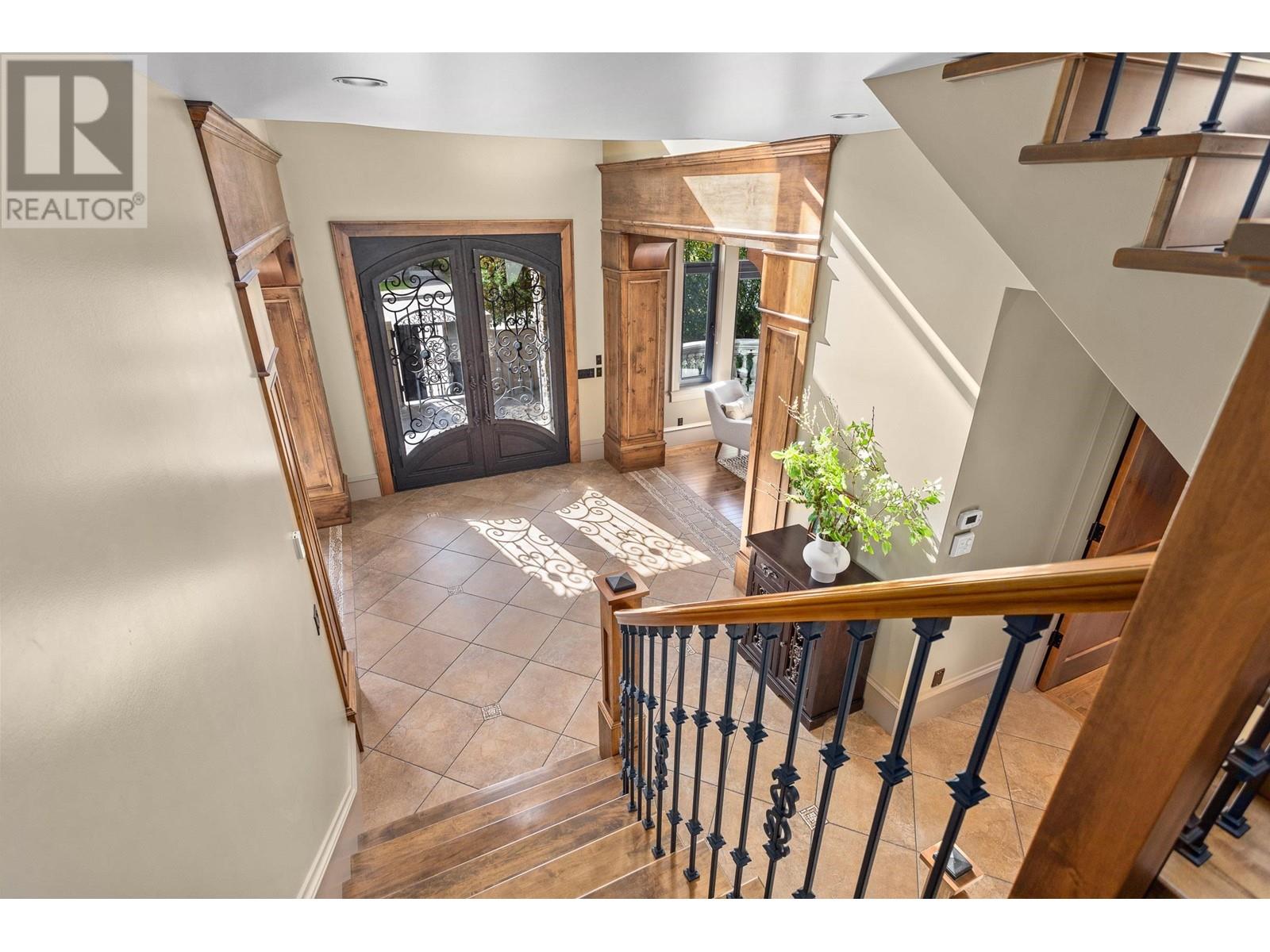 Listing Picture 21 of 30 : 1050 CLIFF AVENUE, Burnaby / 本拿比 - 魯藝地產 Yvonne Lu Group - MLS Medallion Club Member