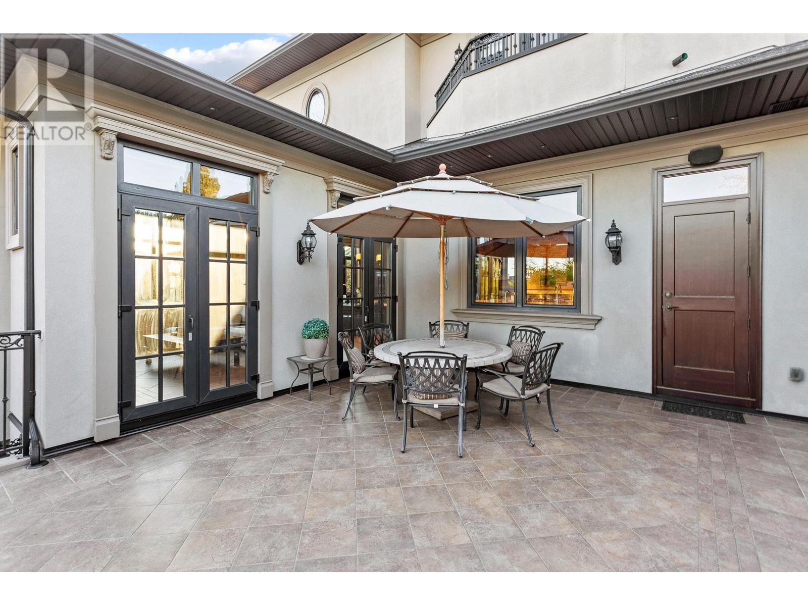 Listing Picture 26 of 30 : 1050 CLIFF AVENUE, Burnaby / 本拿比 - 魯藝地產 Yvonne Lu Group - MLS Medallion Club Member