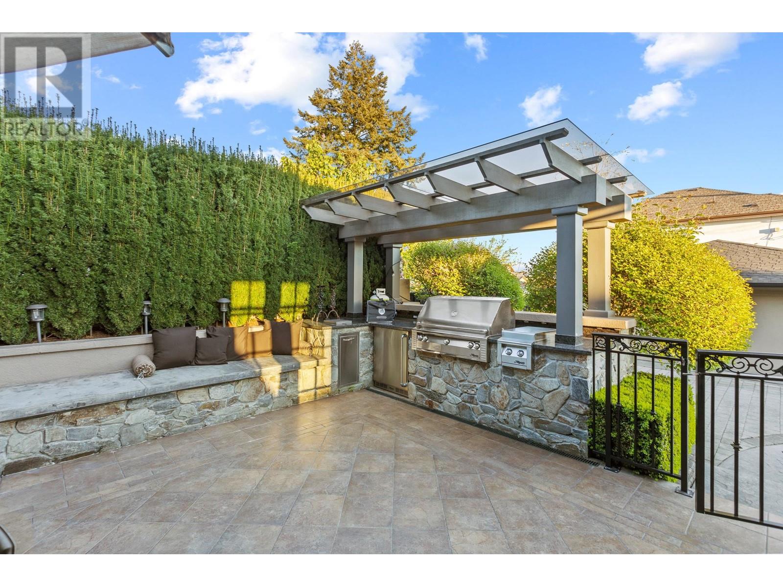 Listing Picture 27 of 30 : 1050 CLIFF AVENUE, Burnaby / 本拿比 - 魯藝地產 Yvonne Lu Group - MLS Medallion Club Member