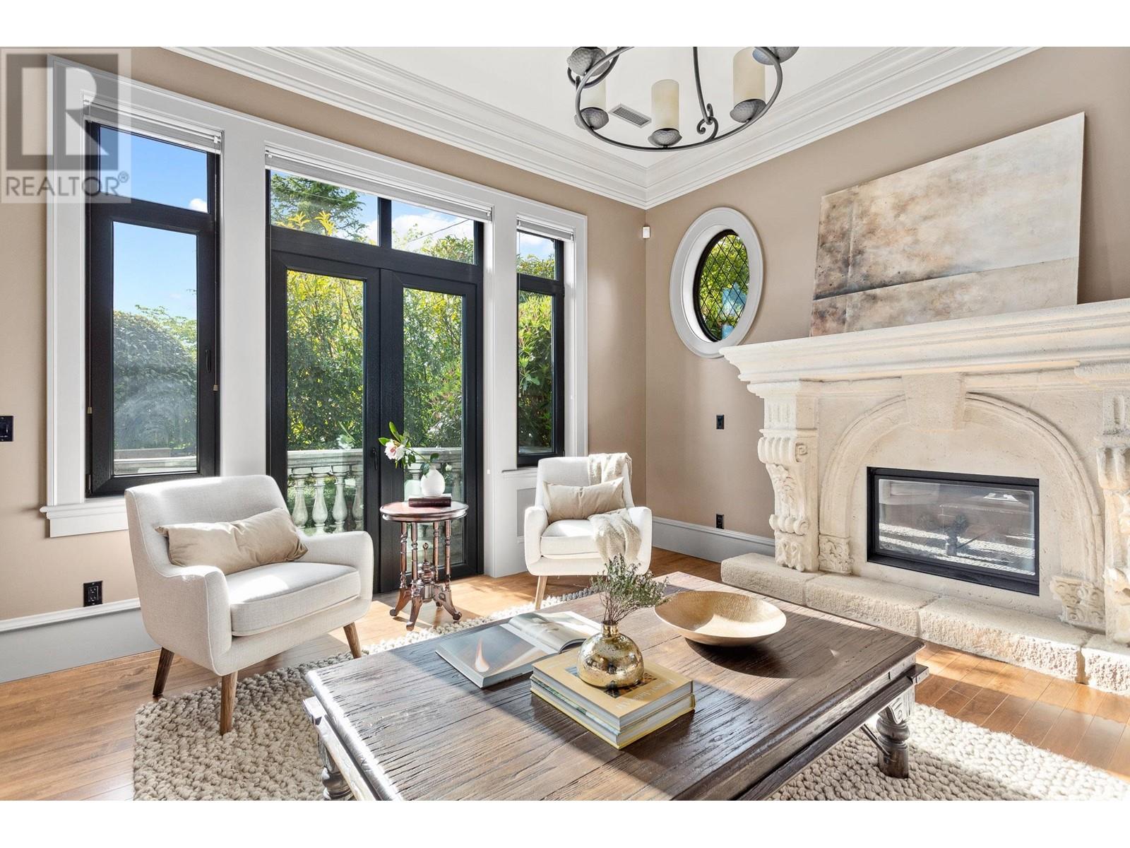 Listing Picture 4 of 30 : 1050 CLIFF AVENUE, Burnaby / 本拿比 - 魯藝地產 Yvonne Lu Group - MLS Medallion Club Member