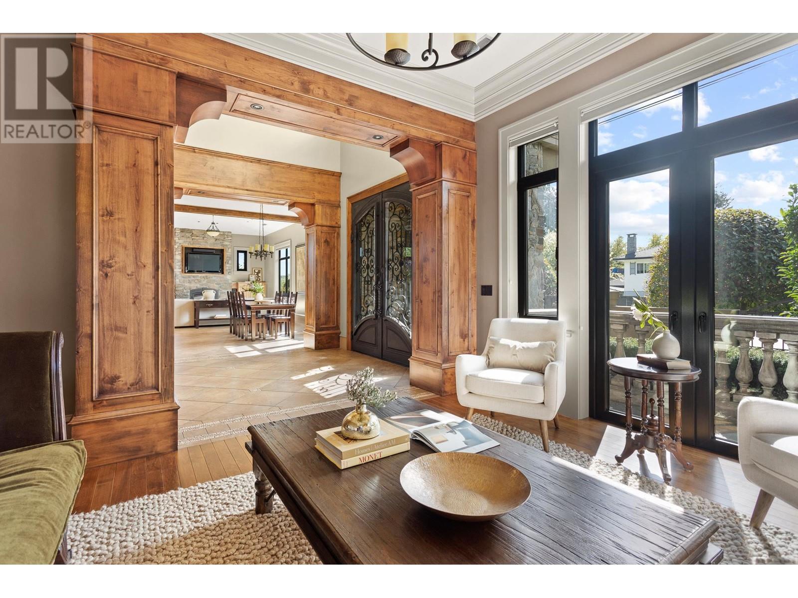Listing Picture 5 of 30 : 1050 CLIFF AVENUE, Burnaby / 本拿比 - 魯藝地產 Yvonne Lu Group - MLS Medallion Club Member