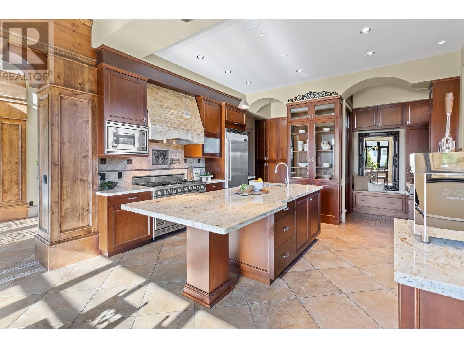 Listing Picture 7 of 30 : 1050 CLIFF AVENUE, Burnaby / 本拿比 - 魯藝地產 Yvonne Lu Group - MLS Medallion Club Member