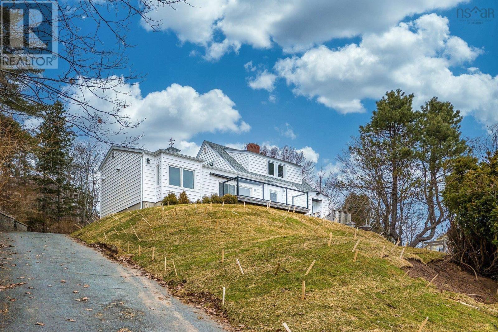 44 Dakin Drive, Halifax, Nova Scotia  B3M 2C9 - Photo 2 - 202502012