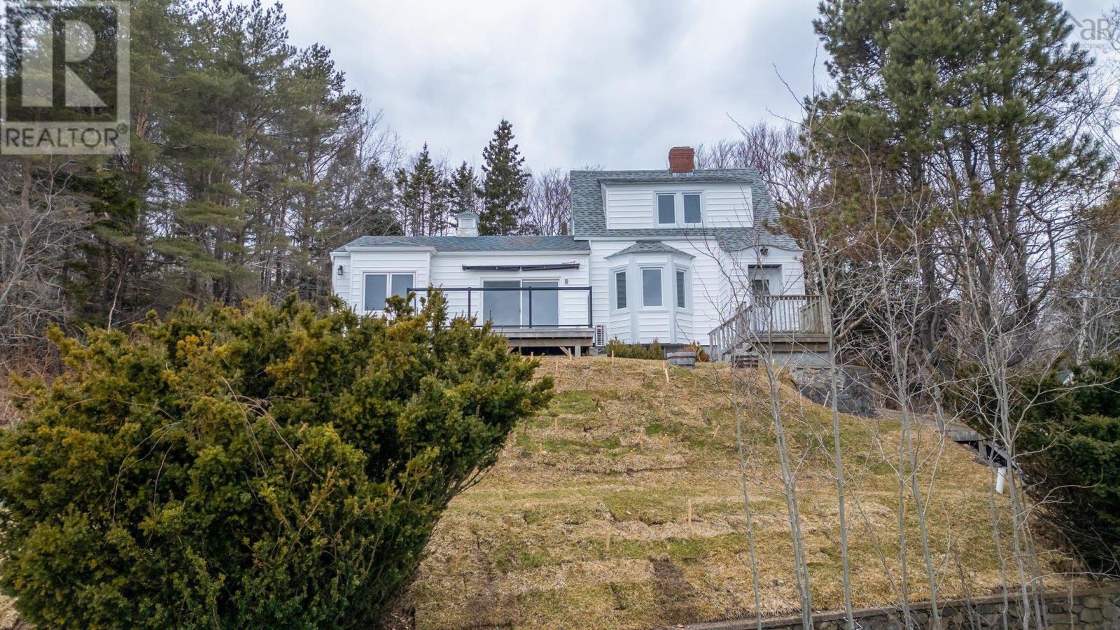 44 Dakin Drive, Halifax, Nova Scotia  B3M 2C9 - Photo 3 - 202502012