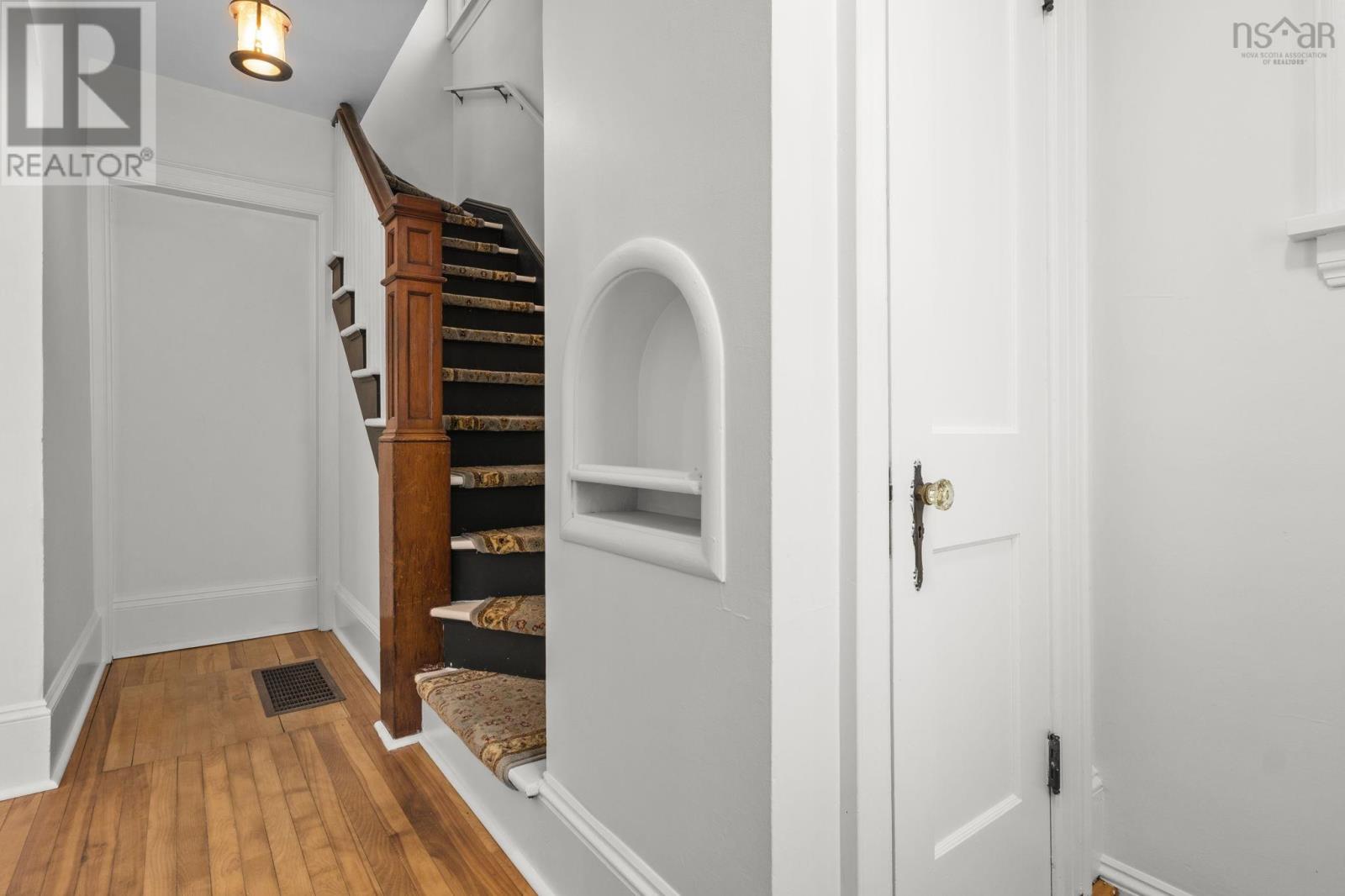 44 Dakin Drive, Halifax, Nova Scotia  B3M 2C9 - Photo 5 - 202502012