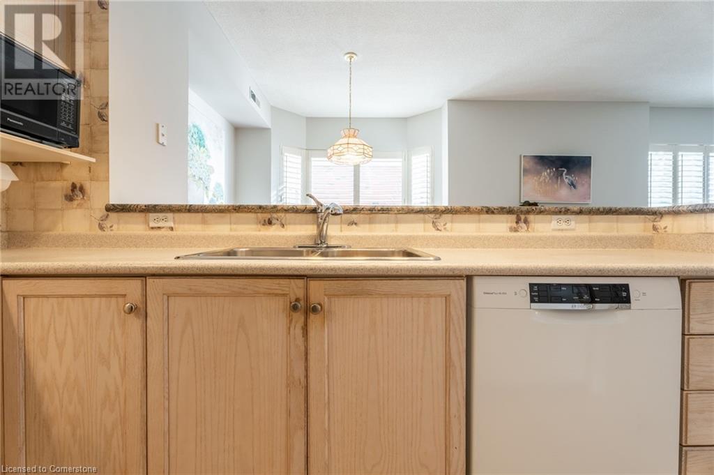 5188 Lakeshore Road Unit# 102, Burlington, Ontario  L7L 6P4 - Photo 17 - 40695032
