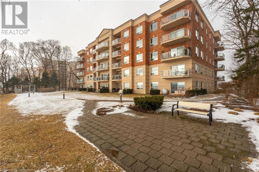 5188 Lakeshore Road Unit# 102, Burlington, Ontario  L7L 6P4 - Photo 38 - 40695032